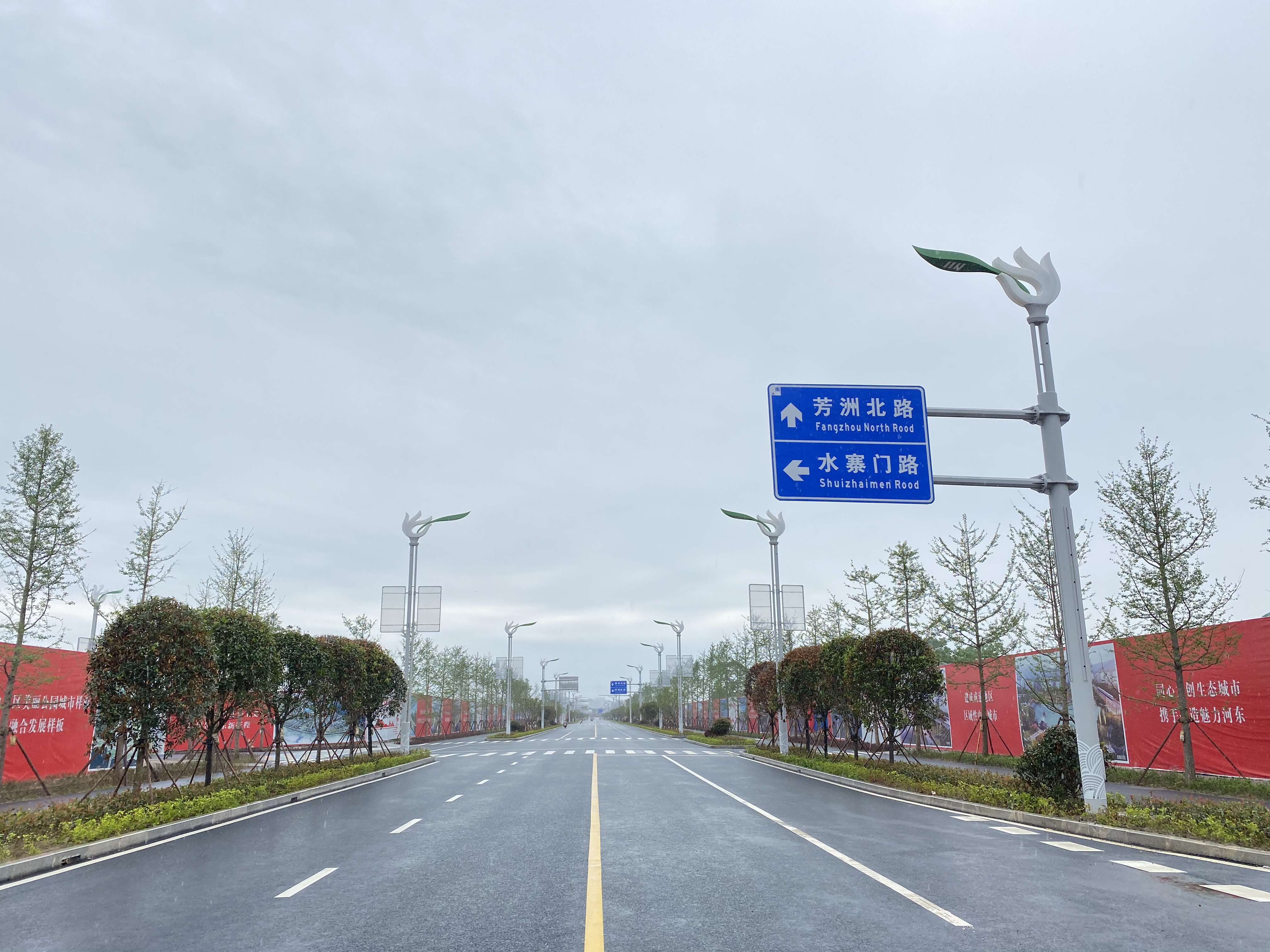 智慧路燈標準答案——遂寧首條多桿合一智慧景觀路燈示范段！